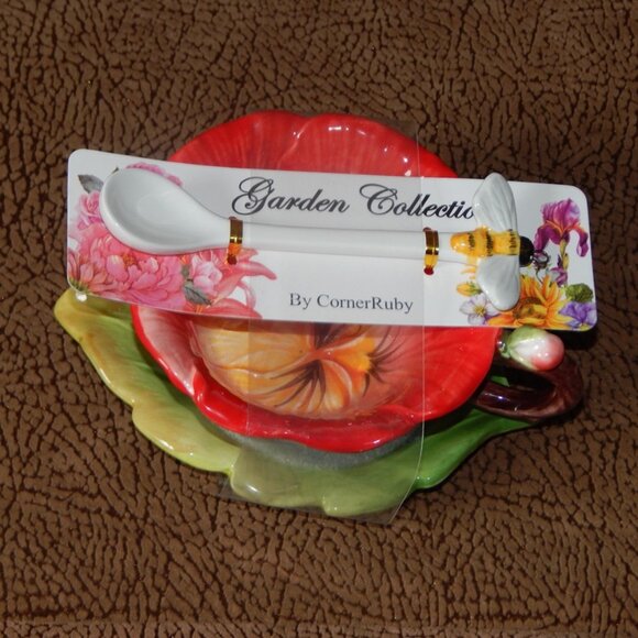 Corner Ruby Garden Collection Poppy Red Flower Teacup Leaf Saucer Spoon Set NWT - Picture 3 of 6